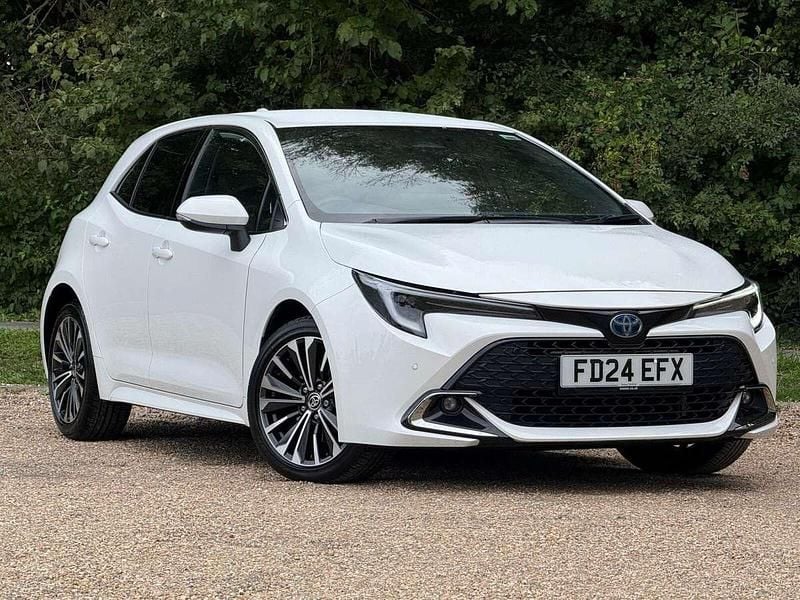 White Used 2024 Toyota Corolla Design Hatchback | £22,895 (Good price) - Image 1/4
