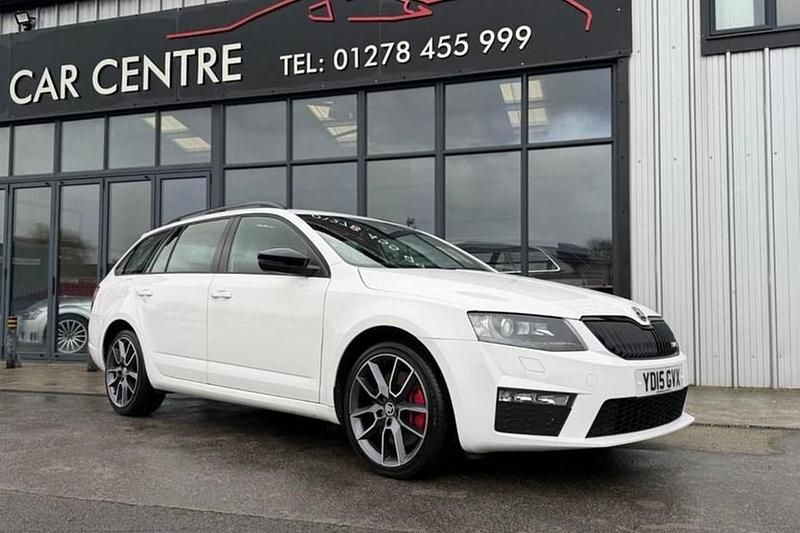 Used Skoda Octavia vRS 2015 White Hatchback