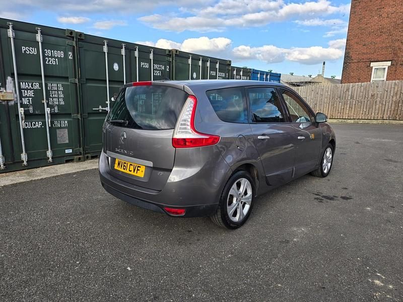 Used Renault Grand Scénic III Dynamique 110 HP (80 kW) 2011 Grey MPV
