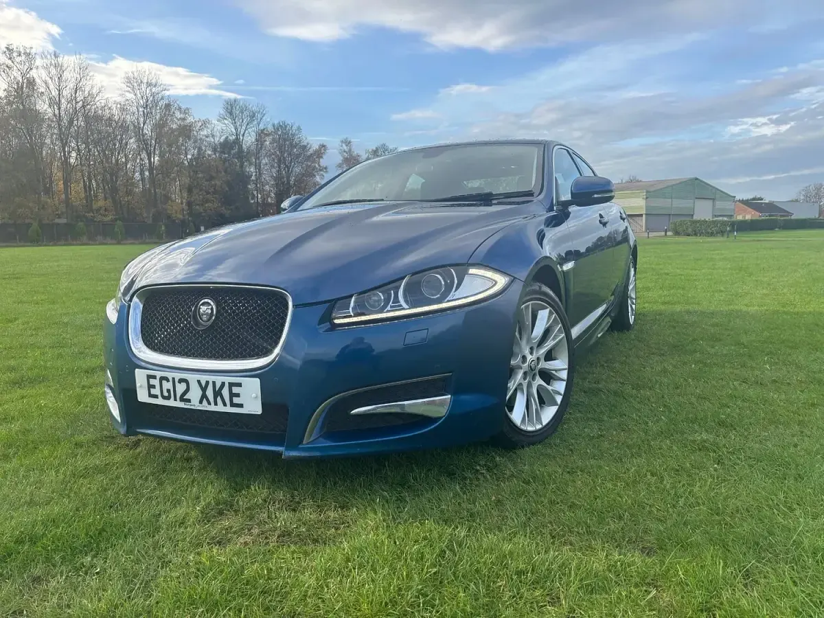 Used Jaguar XF 187 HP (137 kW) 2012 Blue Sedan