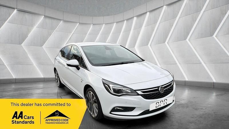 Used Vauxhall Astra Elite 2018 White Hatchback