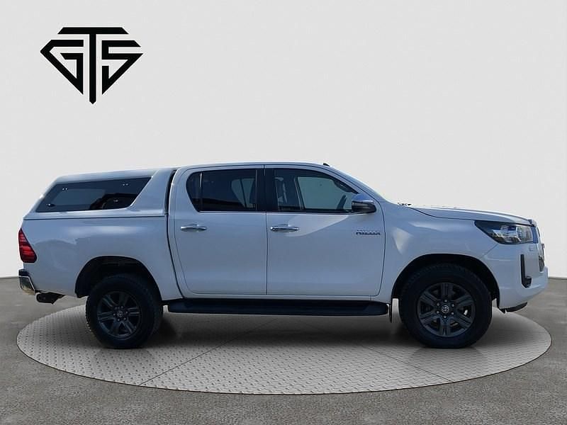 Used Toyota HiLux 150 HP (110 kW) 2021 White Pickup