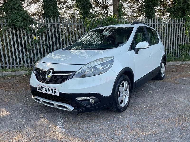 White Used 2014 Renault Scénic III Dynamique MPV | £3,795 (Fair price) - Image 1/4
