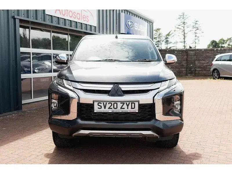 Used Mitsubishi L200 150 HP (110 kW) 2020 Grey Pickup