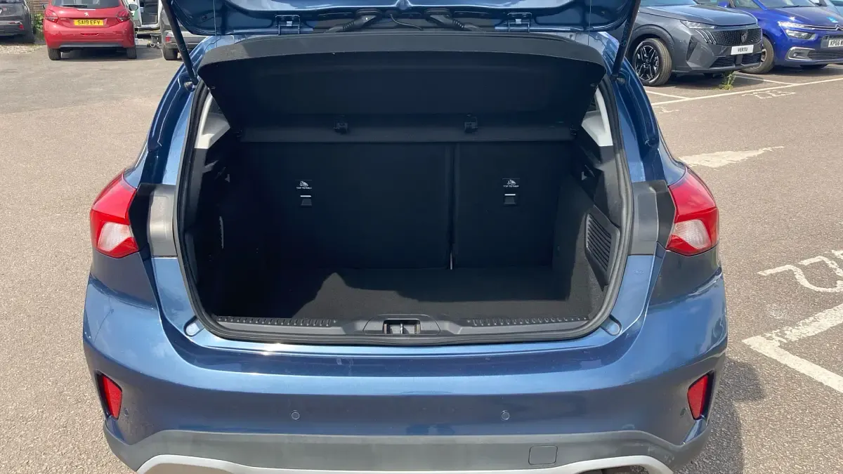 Used Ford Focus Active X 125 HP (91 kW) 2019 Blue Hatchback
