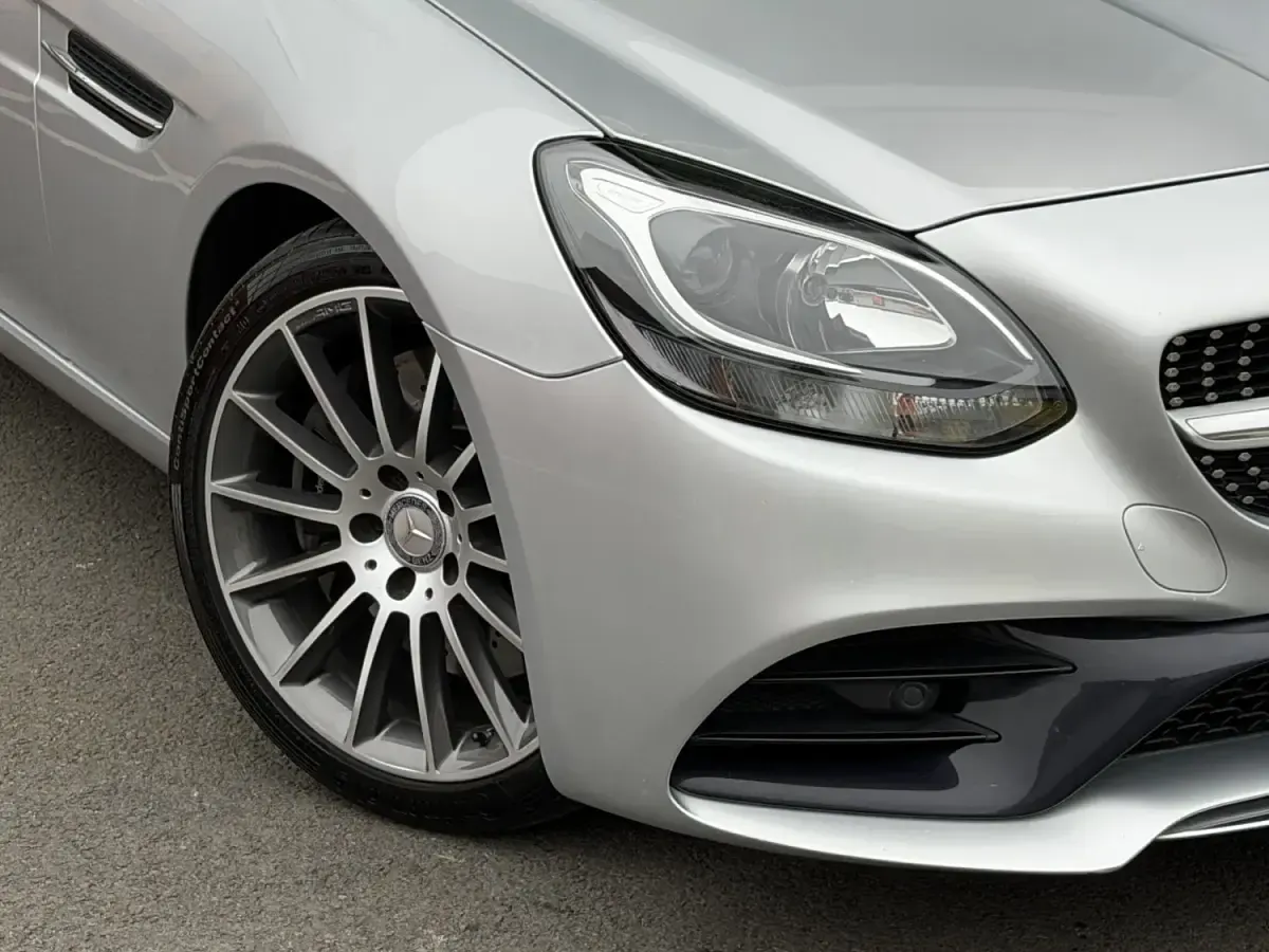 Second-hand Mercedes E250 AMG line 204 CP (150 kW) 2017 Argintiu Cabrio