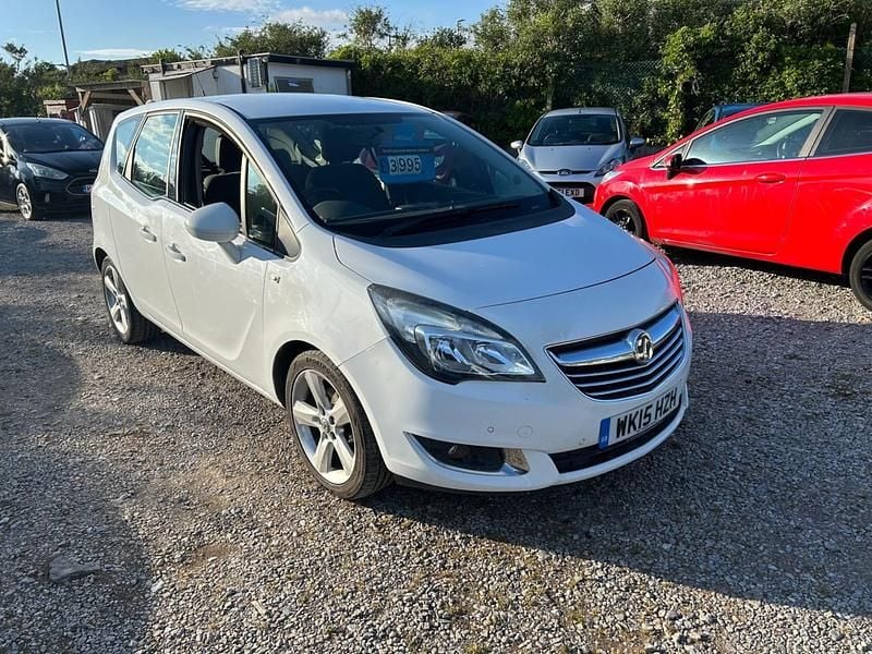 Second-hand Vauxhall Meriva 2015 Alb Monovolum