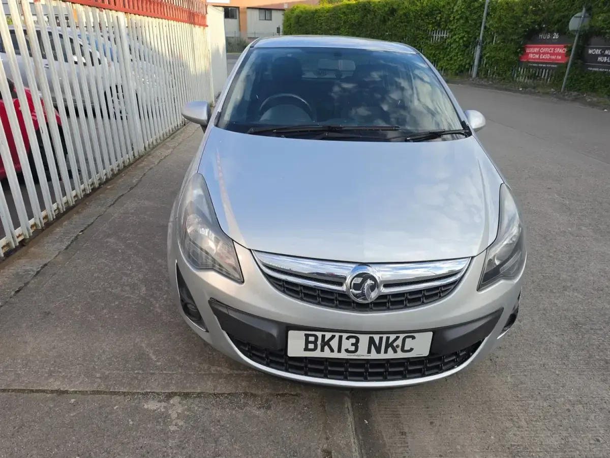 Gebraucht Vauxhall Corsa 100 PS (73 kW) 2013 Silber Kleinwagen