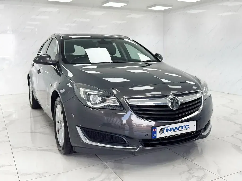 Used Vauxhall Insignia 136 HP (100 kW) 2016 Grey Estate