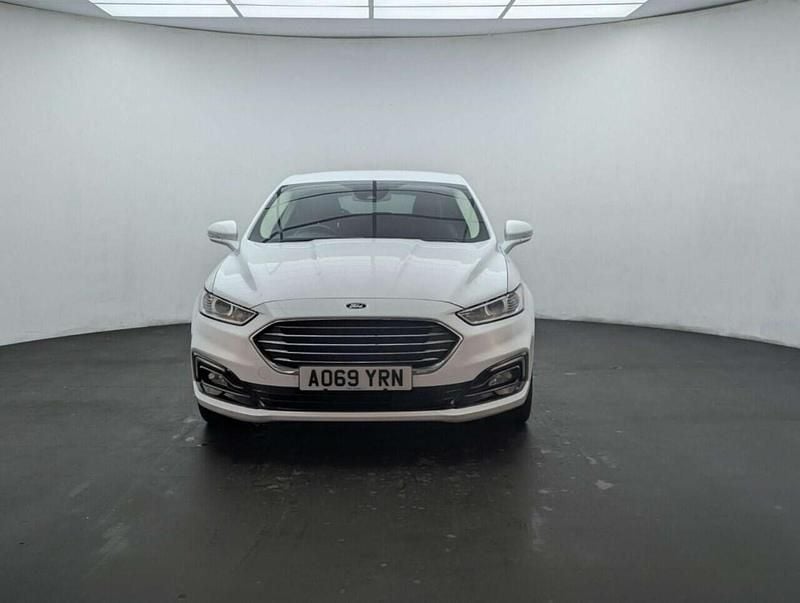 Used Ford Mondeo Titanium 190 HP (139 kW) 2020 White Hatchback