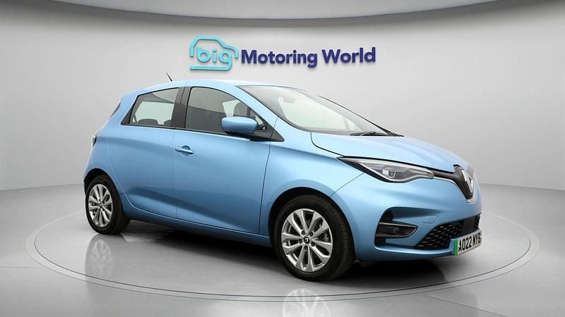 Used 2022 Renault Zoe Version S Hatchback | £8,900 (Good price) - Image 1/4
