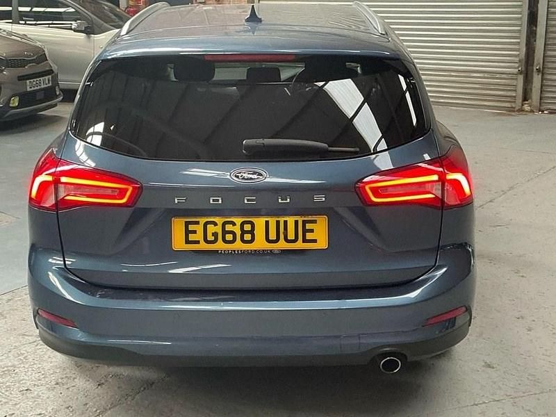 Used Ford Focus Titanium 120 HP (88 kW) 2019 Blue Estate