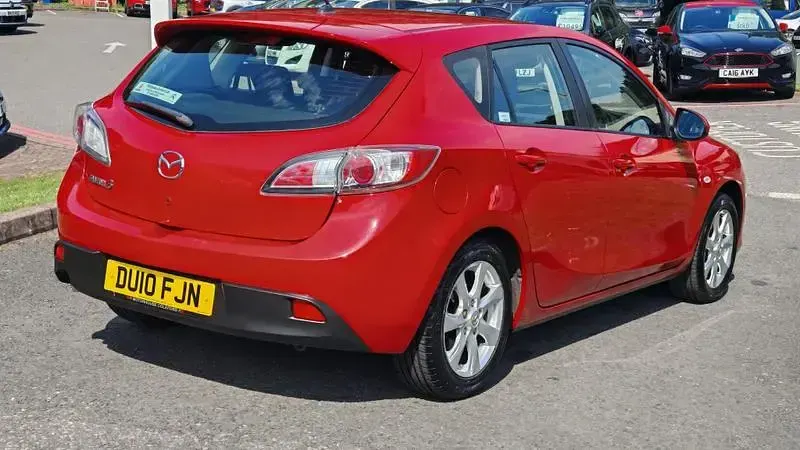Used Mazda 3 105 HP (77 kW) 2010 Red Hatchback