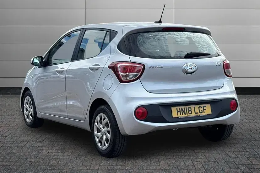 Used Hyundai i10 SE 86 HP (63 kW) 2018 Grey Hatchback
