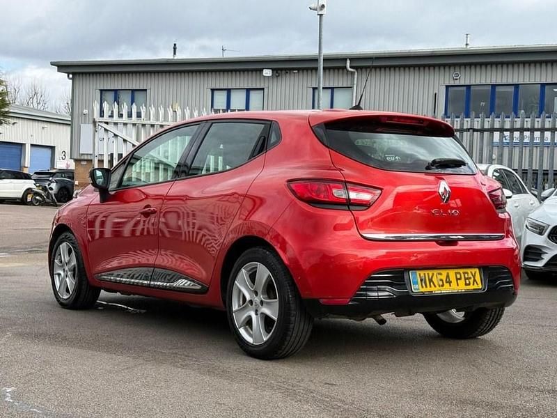 Used Renault Clio IV Dynamique 75 HP (55 kW) 2014 Red Hatchback