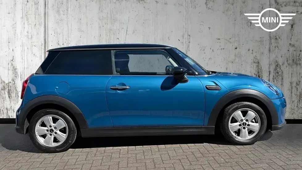 Usado Mini Cooper Classic 134 CV (98 kW) 2023 Azul Utilitario
