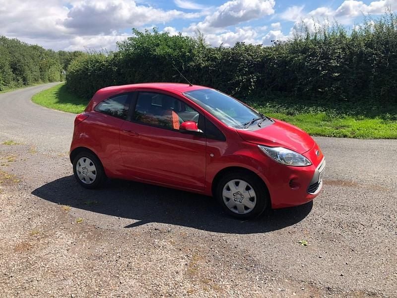 Red Used 2015 Ford Ka Hatchback | £1,990 - Image 1/4