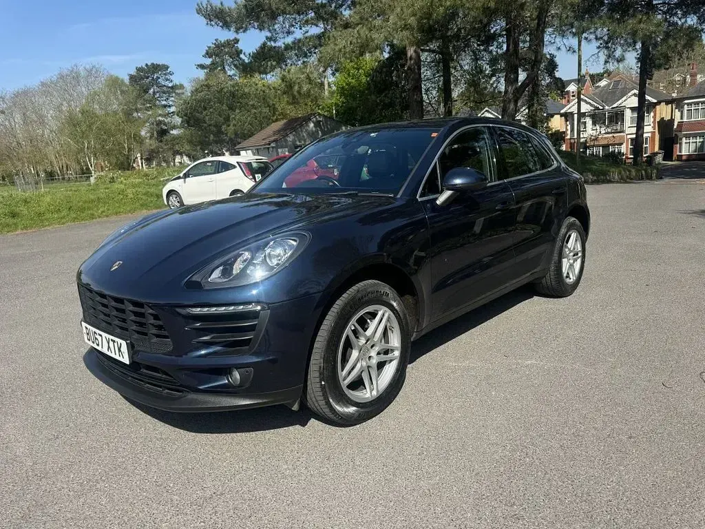 Used Porsche Macan 258 HP (189 kW) 2017 Blue SUV