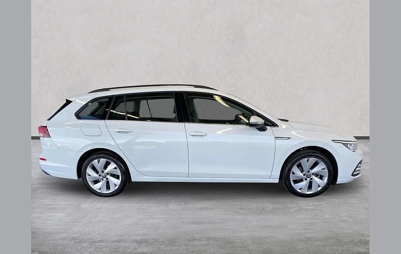 Used VW Golf VIII Style 147 HP (108 kW) 2023 White Estate