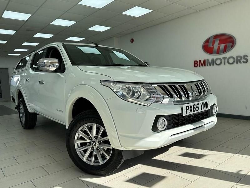 White Used 2015 Mitsubishi L200 Warrior Pickup | £12,995 (Fair price) - Image 1/4