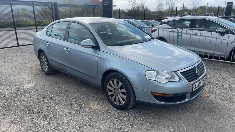 Usado VW Passat S 105 HP (77 kW) 2006 Azul Sedan