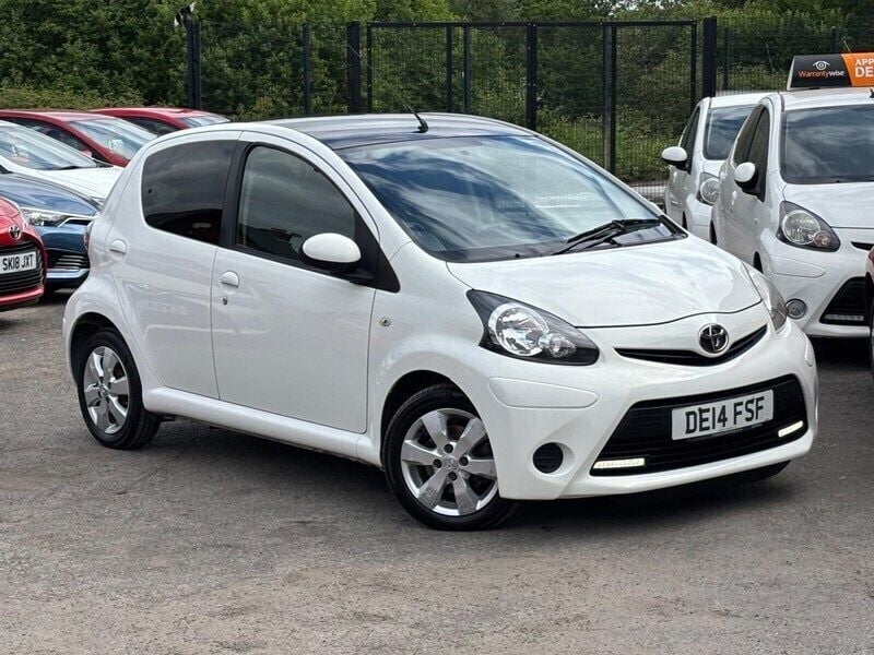 White Used 2014 Toyota Aygo Style Hatchback | £3,295 (Good price) - Image 1/4