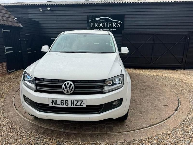 Begagnad VW Amarok Highline 180 HK (132 kW) 2016 Vit Pickup