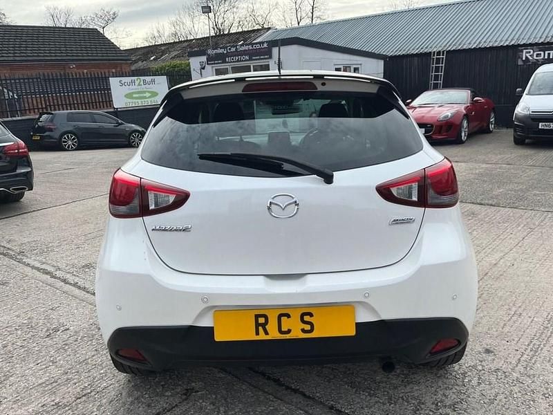 Used Mazda 2 Inclusive 90 HP (66 kW) 2015 White Hatchback