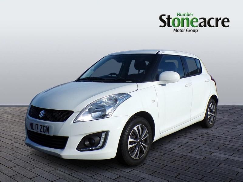 Used Suzuki Swift 94 HP (69 kW) 2017 White Hatchback