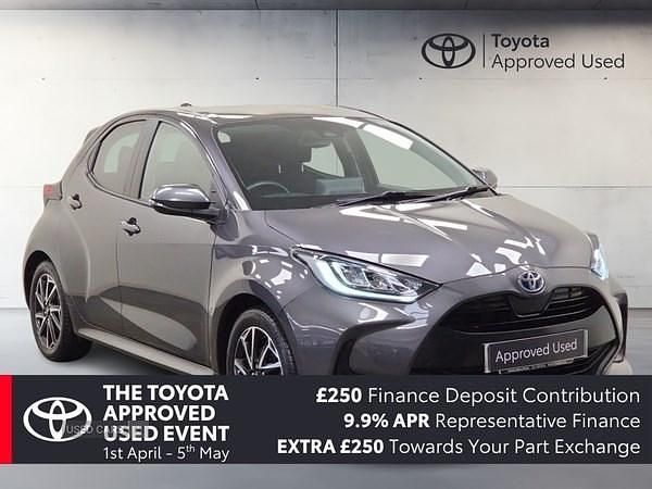 Used Toyota Yaris Hybrid Design 2023 Grey Hatchback