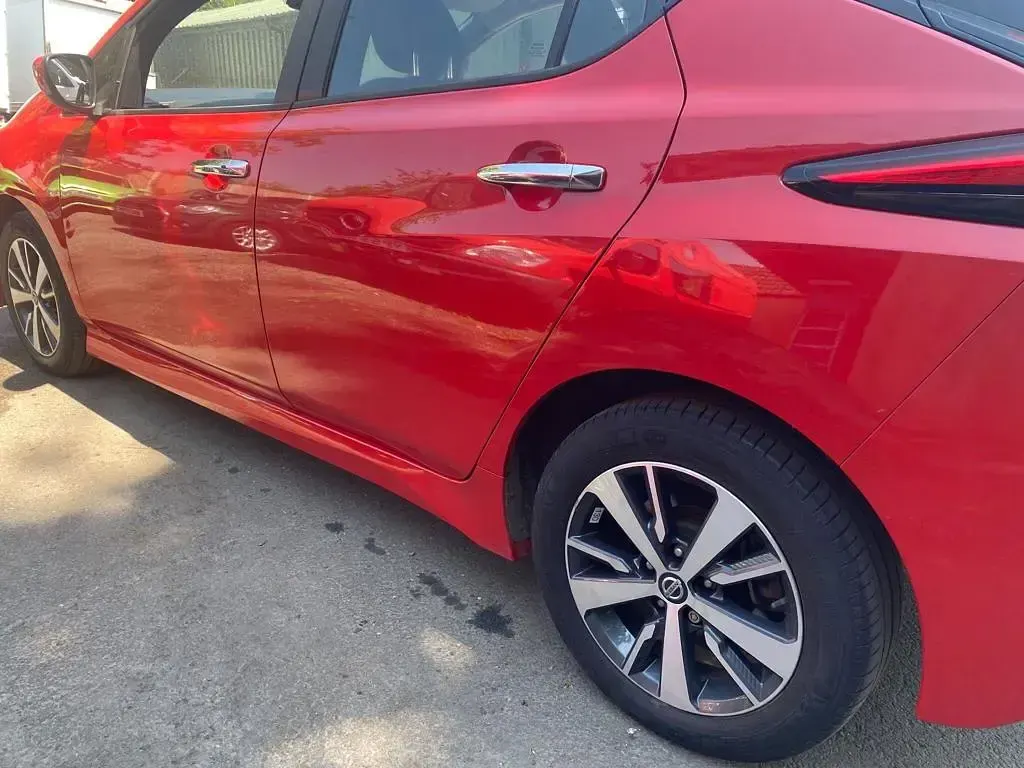 Gebraucht Nissan Leaf Acenta 110 kW (150 PS) 2018 Rot Kleinwagen