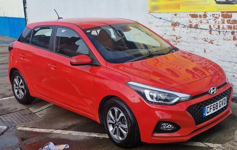 Used Hyundai i20 SE 101 HP (74 kW) 2019 Red Hatchback