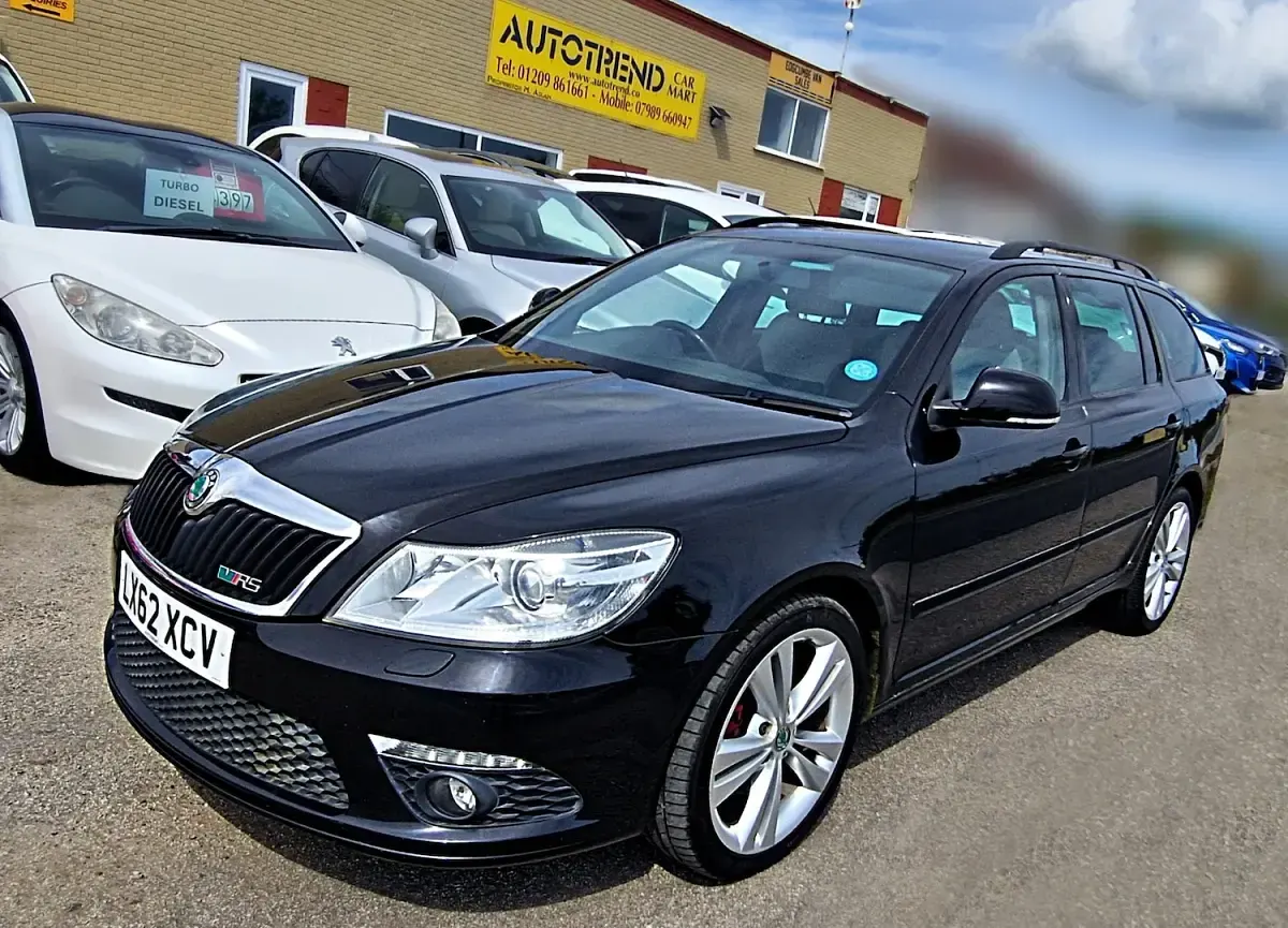 Used Skoda Octavia vRS 200 HP (147 kW) 2012 Black Estate