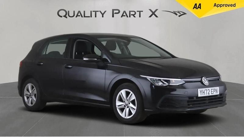 Second-hand VW Golf VIII Life 110 CP (80 kW) 2022 Negru Hatchback