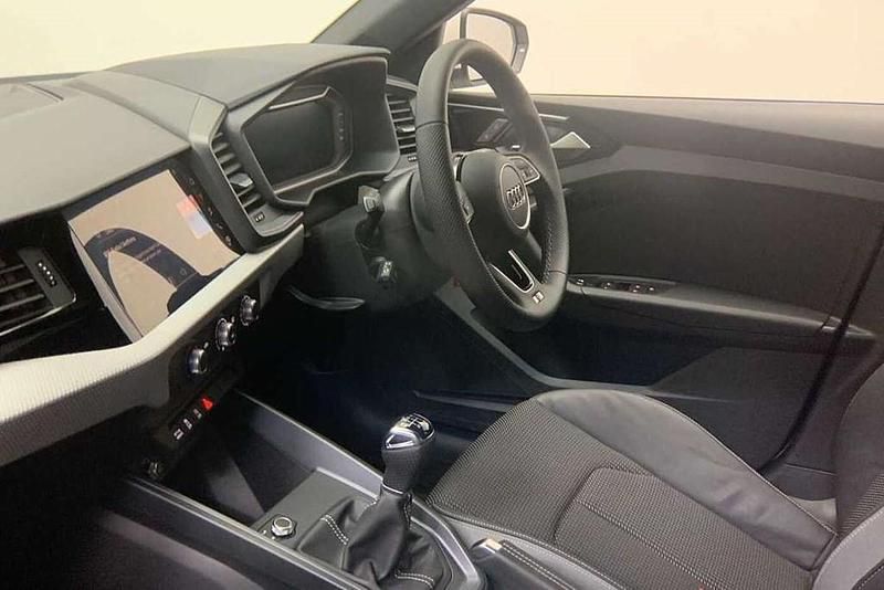 Begagnad Audi A1 S-Line 2025 Vit SUV