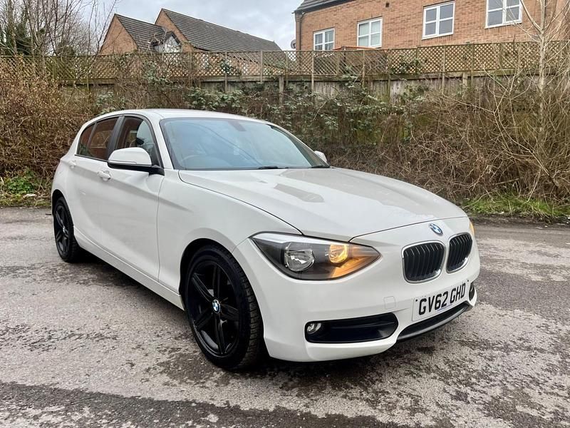 Used BMW 114 Sport Line 2012 White Hatchback