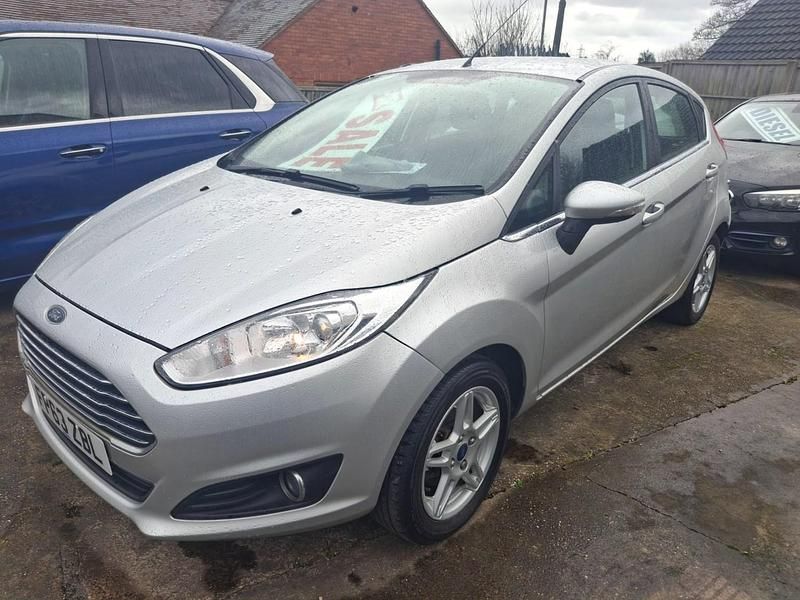 Used Ford Fiesta Zetec 82 HP (60 kW) 2013 Silver Hatchback