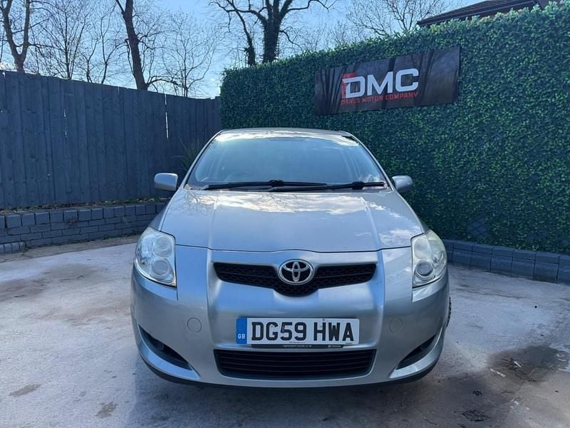 Used Toyota Auris 101 HP (74 kW) 2009 Silver Hatchback