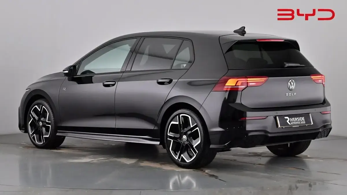 Used VW Golf VIII R-line 150 HP (110 kW) 2025 Grenadilla black Hatchback
