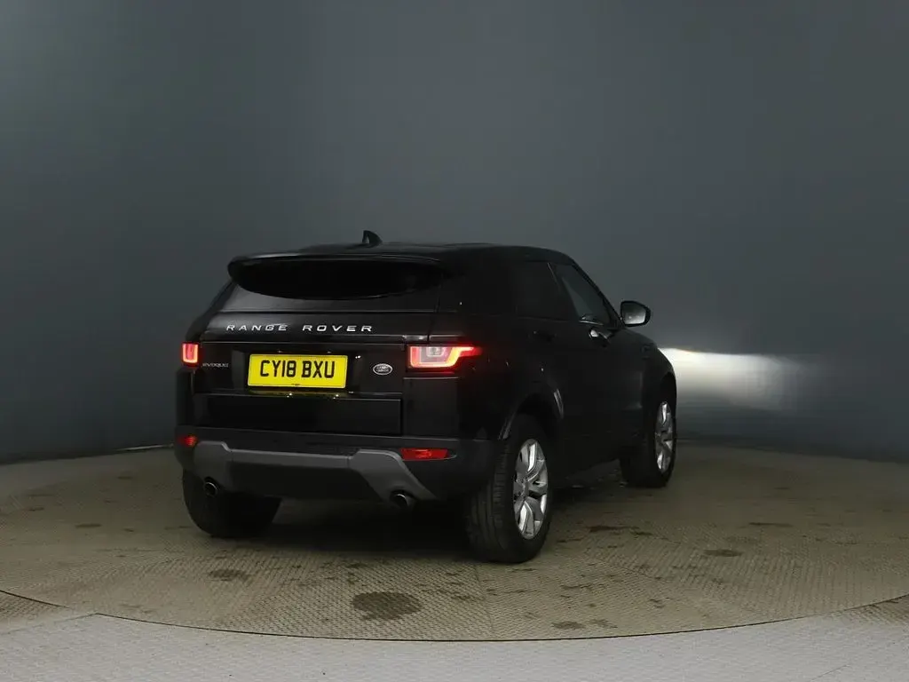 Used Land Rover Range Rover evoque SE 2018 Black Estate