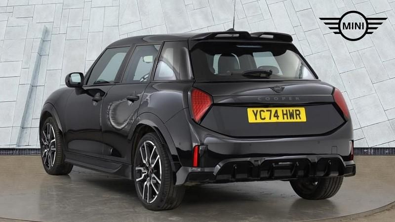 Used Mini Cooper Hatch 154 HP (113 kW) 2024 Black Hatchback