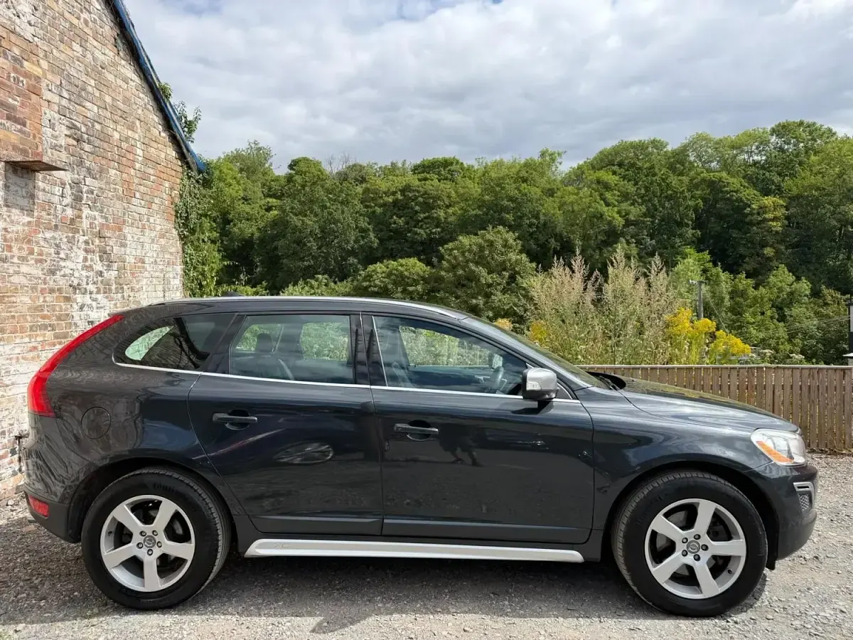 Used Volvo XC60 R-Design 163 HP (119 kW) 2013 Grey SUV