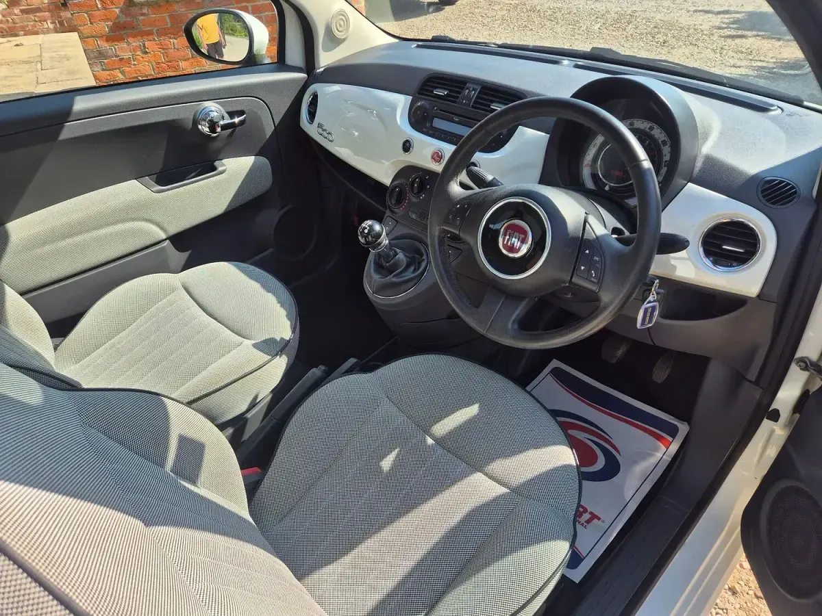 Used Fiat 500 Lounge 69 HP (50 kW) 2014 White Hatchback