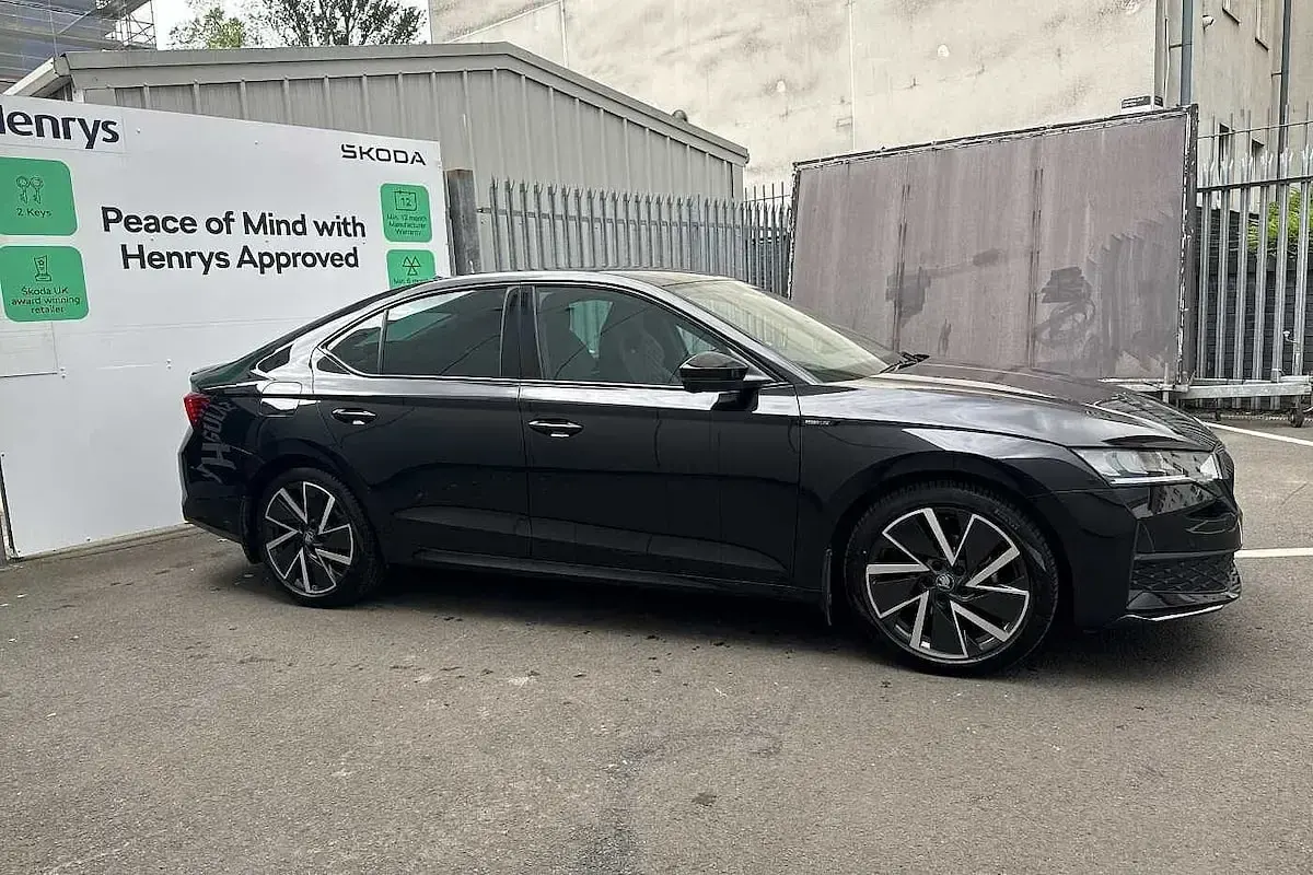 Used Skoda Octavia SportLine 110 HP (80 kW) 2025 Black magic pearl effect Hatchback