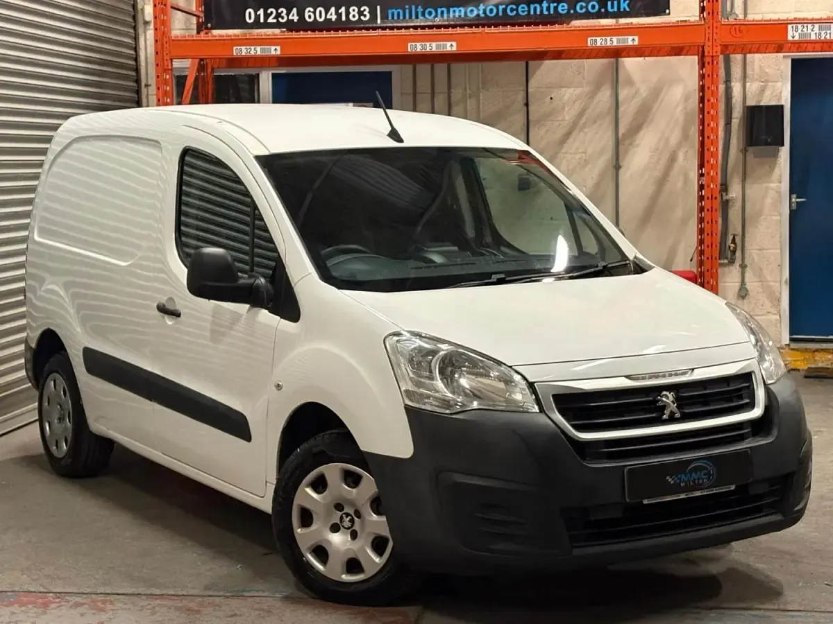 Usado Peugeot Partner 98 HP (72 kW) 2017 Branco