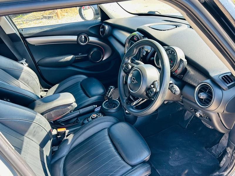 Used Mini Cooper Exclusive 136 HP (100 kW) 2019 Grey Hatchback