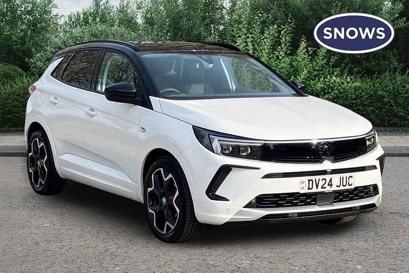 Used Vauxhall Grandland X Ultimate 130 HP (95 kW) 2024 Arctic white SUV