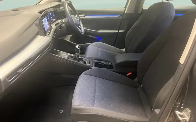 Usado VW Golf VIII Life 110 HP (80 kW) 2023 Cinzento Carrinha