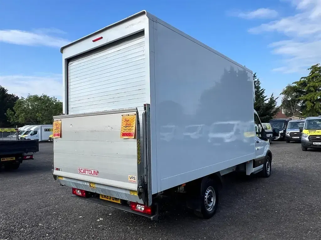 Second-hand Ford Transit 130 CP (95 kW) 2023 Alb Cabrio