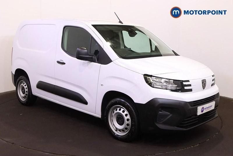 White Used 2025 Peugeot Partner MPV | £13,999 (Fair price) - Image 1/4